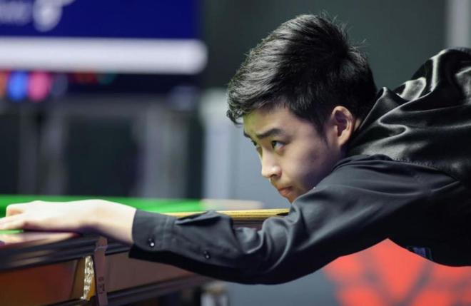 王晓龙：在西班牙踢球竞争很大，缺乏学习和社交能力会很困难